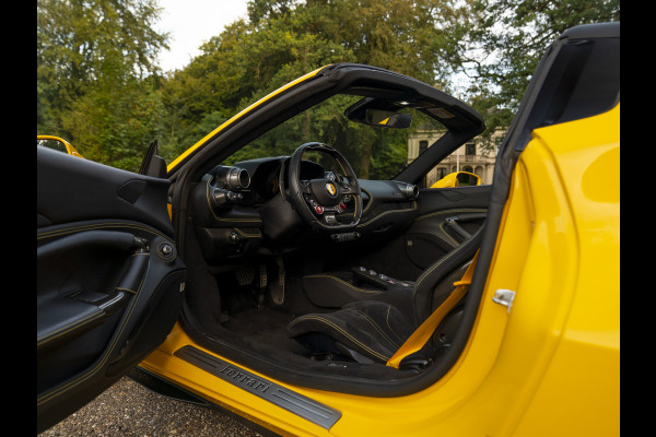 Ferrari F8 Spider 3.9 V8 HELE | Lift | JBL | Carbon interior