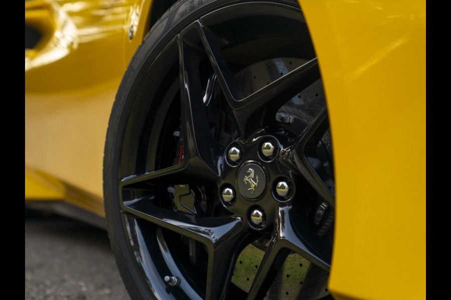 Ferrari F8 Spider 3.9 V8 HELE | Lift | JBL | Carbon interior