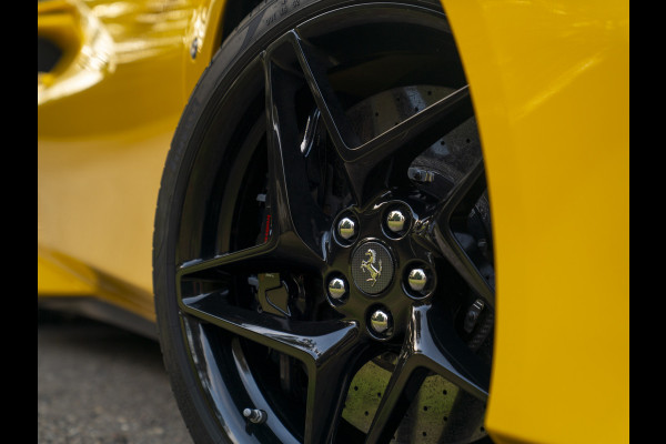 Ferrari F8 Spider 3.9 V8 HELE | Lift | JBL | Carbon interior