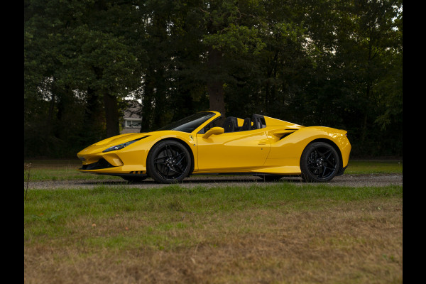 Ferrari F8 Spider 3.9 V8 HELE | Lift | JBL | Carbon interior
