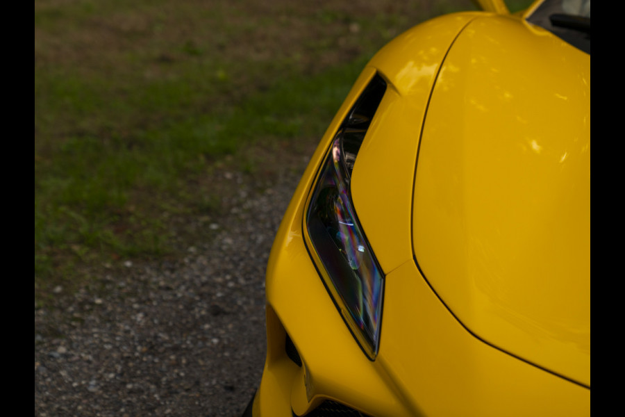 Ferrari F8 Spider 3.9 V8 HELE | Lift | JBL | Carbon interior