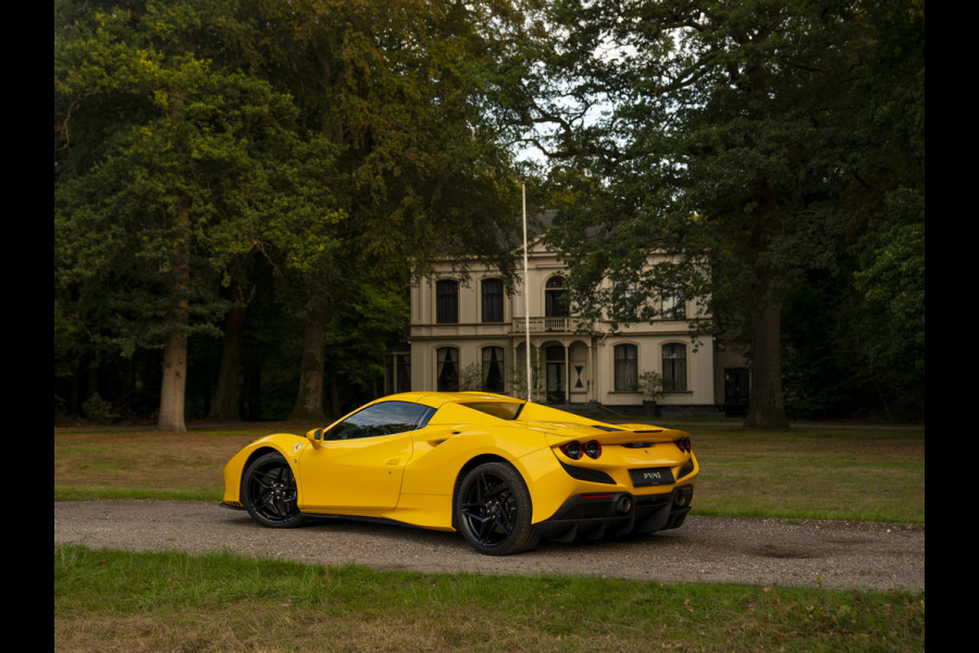 Ferrari F8 Spider 3.9 V8 HELE | Lift | JBL | Carbon interior