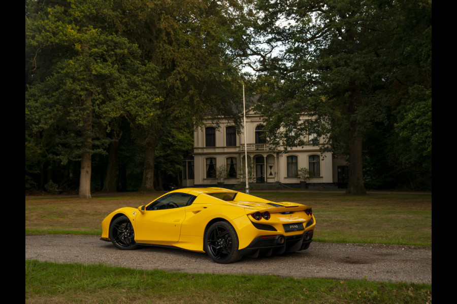 Ferrari F8 Spider 3.9 V8 HELE | Lift | JBL | Carbon interior