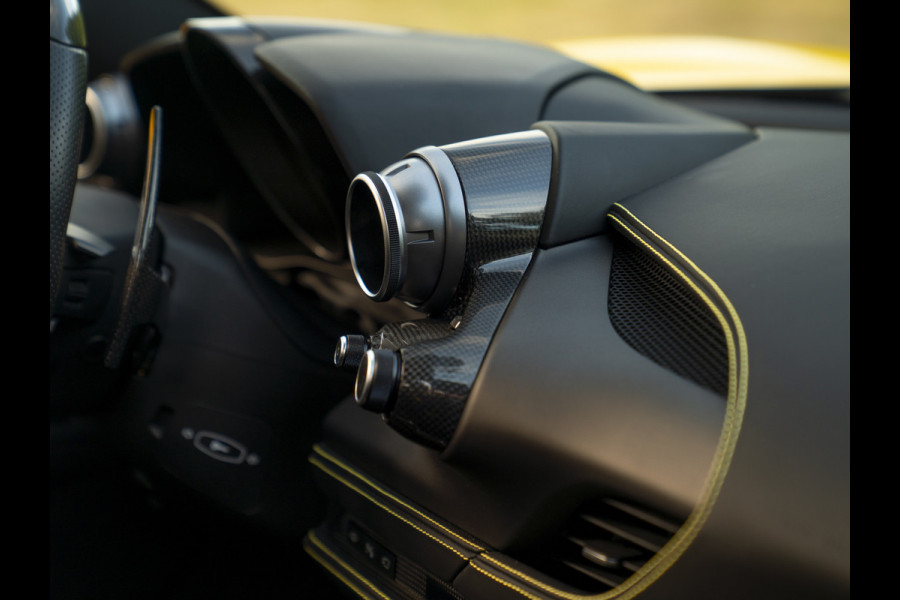 Ferrari F8 Spider 3.9 V8 HELE | Lift | JBL | Carbon interior