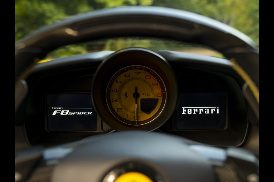 Ferrari F8 Spider 3.9 V8 HELE | Lift | JBL | Carbon interior