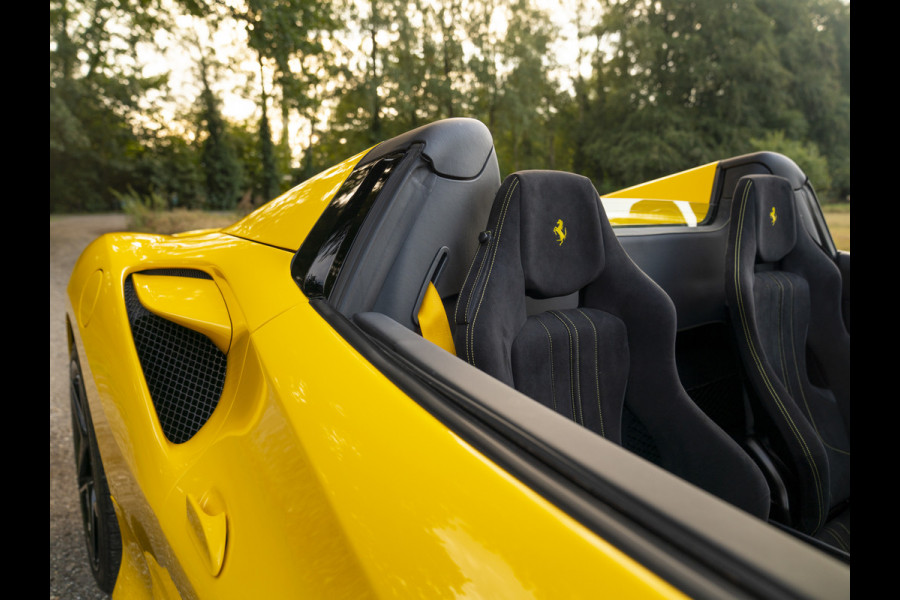 Ferrari F8 Spider 3.9 V8 HELE | Lift | JBL | Carbon interior