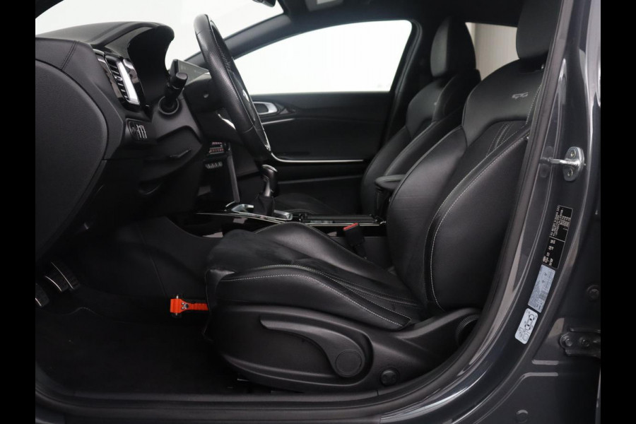Kia ProCeed 1.4 T-GDI GT-Line | Leder/alcantara | Stuur/stoel verwarming | Climate control | Camera | Virtual Dash. | Carplay | Full LED | Park assist |