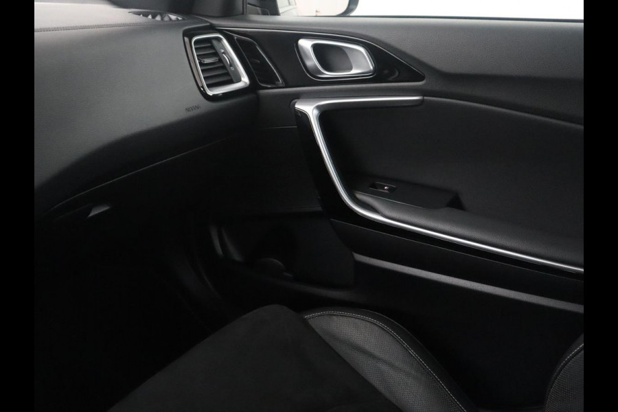 Kia ProCeed 1.4 T-GDI GT-Line | Leder/alcantara | Stuur/stoel verwarming | Climate control | Camera | Virtual Dash. | Carplay | Full LED | Park assist |