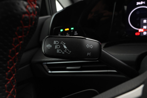 Volkswagen Golf 2.0 TSI GTI Panorama, Digitaldash, Trekhaak