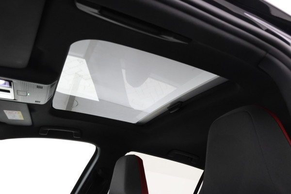 Volkswagen Golf 2.0 TSI GTI Panorama, Digitaldash, Trekhaak
