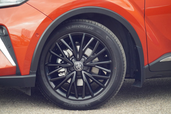 Toyota C-HR 2.0 Hybrid Launch Edition / 1e Eigenaar / 29dkm NAP / Navi / Camera / Cruise / JBL Audio