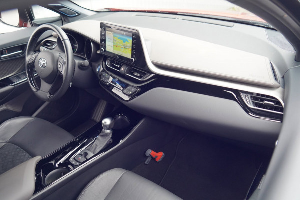 Toyota C-HR 2.0 Hybrid Launch Edition / 1e Eigenaar / 29dkm NAP / Navi / Camera / Cruise / JBL Audio
