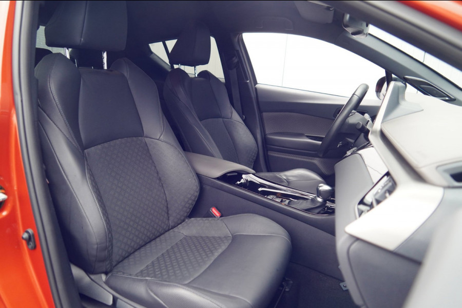 Toyota C-HR 2.0 Hybrid Launch Edition / 1e Eigenaar / 29dkm NAP / Navi / Camera / Cruise / JBL Audio