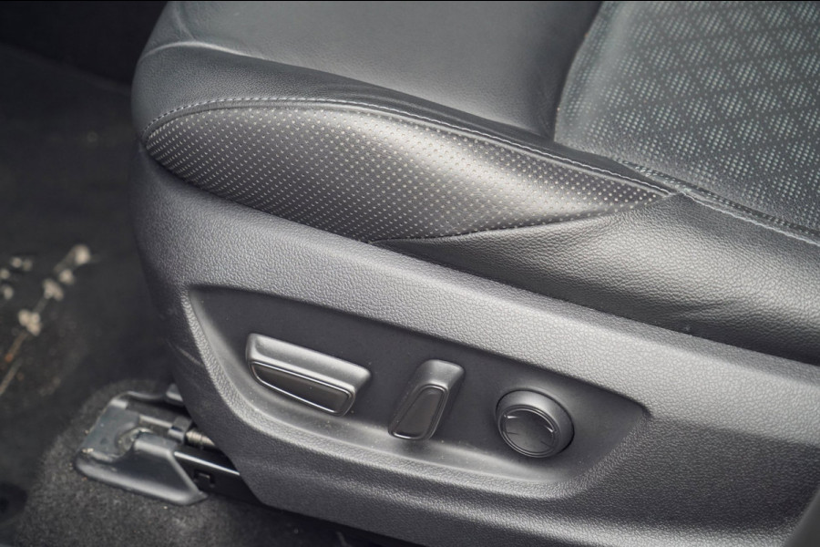 Toyota C-HR 2.0 Hybrid Launch Edition / 1e Eigenaar / 29dkm NAP / Navi / Camera / Cruise / JBL Audio