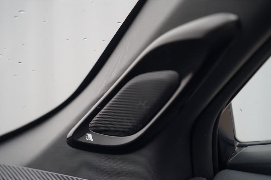 Toyota C-HR 2.0 Hybrid Launch Edition / 1e Eigenaar / 29dkm NAP / Navi / Camera / Cruise / JBL Audio