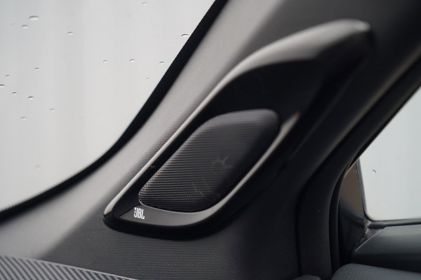 Toyota C-HR 2.0 Hybrid Launch Edition / 1e Eigenaar / 29dkm NAP / Navi / Camera / Cruise / JBL Audio