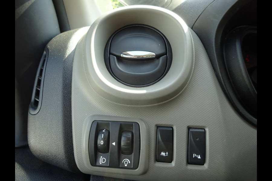 Renault Trafic 1.6 dCi T29 L1H1 AIRCO NAVIGATIE CRUISE CONTROL PDC 3 ZITS
