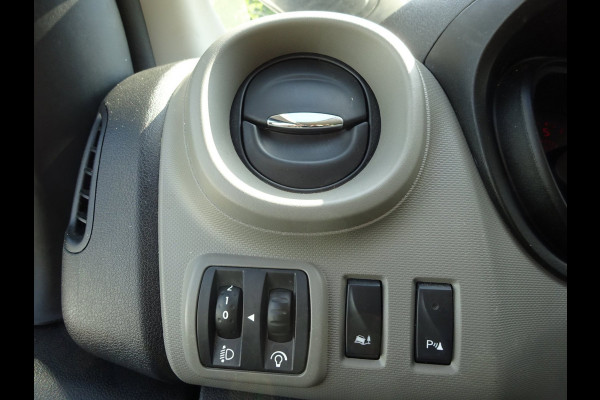 Renault Trafic 1.6 dCi T29 L1H1 AIRCO NAVIGATIE CRUISE CONTROL PDC 3 ZITS
