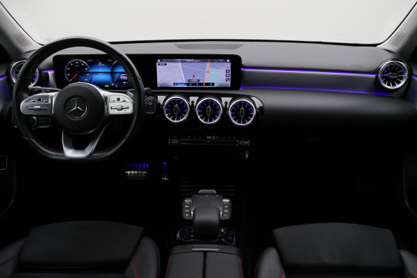 Mercedes-Benz A-Klasse 250 e Business Solution AMG Limited Widescreen, Camera, Cruise, Sfeerverlichting, LED, Apple CarPlay, 18"