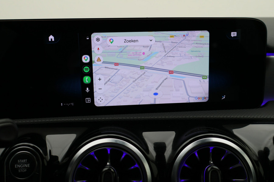 Mercedes-Benz A-Klasse 250 e Business Solution AMG Limited Widescreen, Camera, Cruise, Sfeerverlichting, LED, Apple CarPlay, 18"
