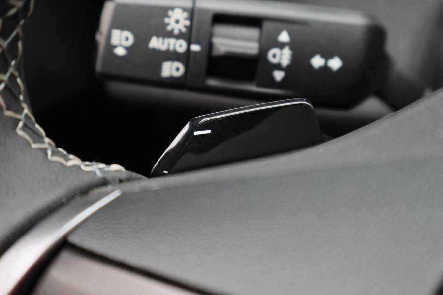 Opel Grandland 1.2 Turbo Hybrid Edition Virtual Cockpit, Keyless, ACC, Apple Carplay, Dodehoeksensor, PDC, 19"