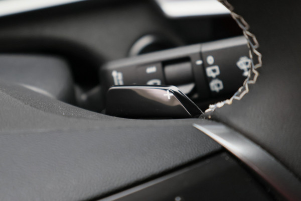 Opel Grandland 1.2 Turbo Hybrid Edition Virtual Cockpit, Keyless, ACC, Apple Carplay, Dodehoeksensor, PDC, 19"