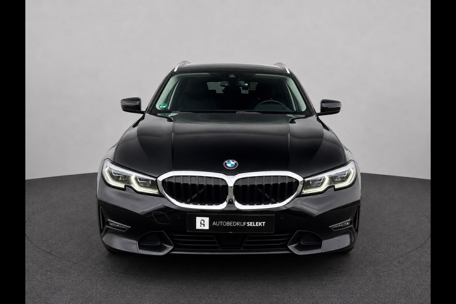 BMW 3 Serie Touring 330e xDrive | Laser | Trekhaak | Head Up | 360 | Sfeerverlichting | Dodehoek | 1e eigenaar