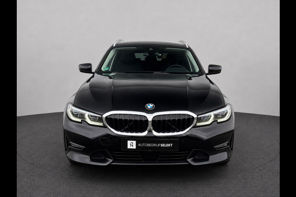 BMW 3 Serie Touring 330e xDrive | Laser | Trekhaak | Head Up | 360 | Sfeerverlichting | Dodehoek | 1e eigenaar