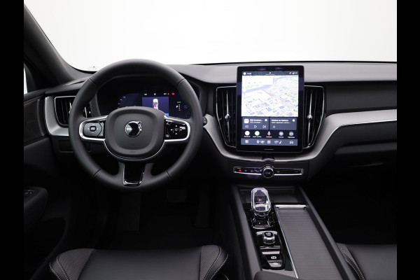 Volvo XC60 2.0 T6 Plug-in hybrid AWD Plus Dark | Trekhaak | Panodak | Dode Hoek | 360 Camera | Harman Kardon | Head Up | Elek. Klep | Prijs Rijklaar !!