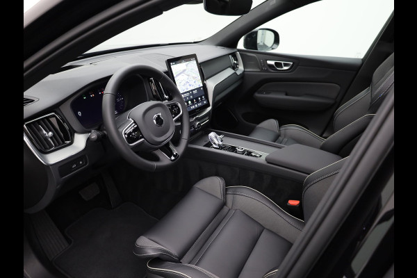 Volvo XC60 2.0 T6 Plug-in hybrid AWD Plus Dark | Trekhaak | Panodak | Dode Hoek | 360 Camera | Harman Kardon | Head Up | Elek. Klep | Prijs Rijklaar !!