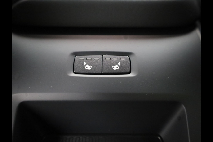 Volvo XC60 2.0 T6 Plug-in hybrid AWD Plus Dark | Trekhaak | Panodak | Dode Hoek | 360 Camera | Harman Kardon | Head Up | Elek. Klep | Prijs Rijklaar !!
