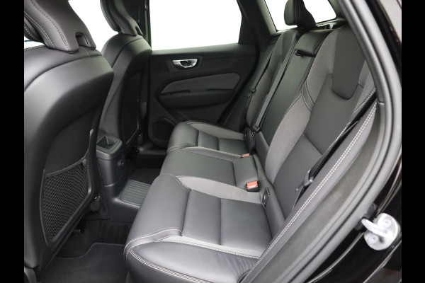 Volvo XC60 2.0 T6 Plug-in hybrid AWD Plus Dark | Trekhaak | Panodak | Dode Hoek | 360 Camera | Harman Kardon | Head Up | Elek. Klep | Prijs Rijklaar !!