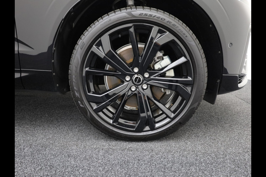 Volvo XC60 2.0 T6 Plug-in hybrid AWD Plus Dark | Trekhaak | Panodak | Dode Hoek | 360 Camera | Harman Kardon | Head Up | Elek. Klep | Prijs Rijklaar !!
