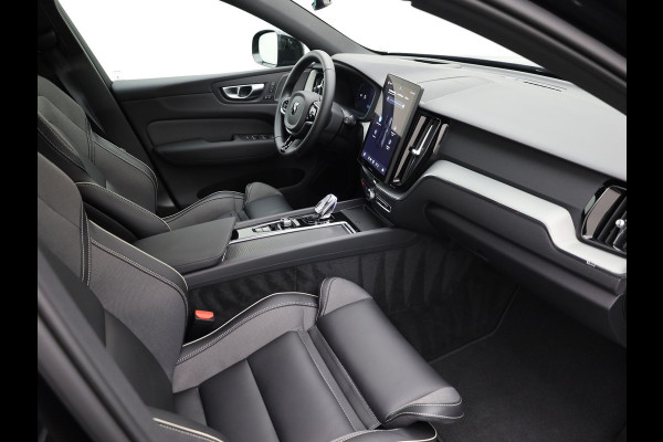 Volvo XC60 2.0 T6 Plug-in hybrid AWD Plus Dark | Trekhaak | Panodak | Dode Hoek | 360 Camera | Harman Kardon | Head Up | Elek. Klep | Prijs Rijklaar !!