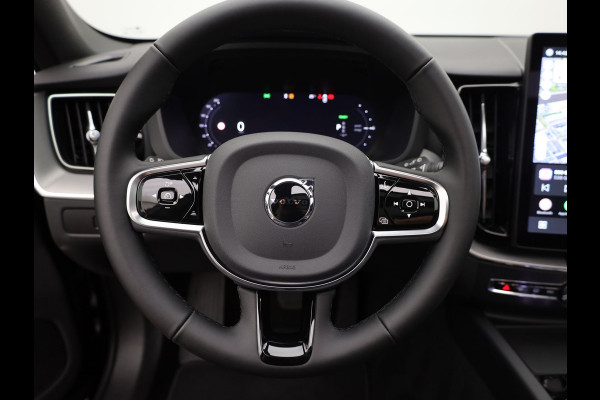 Volvo XC60 2.0 T6 Plug-in hybrid AWD Plus Dark | Trekhaak | Panodak | Dode Hoek | 360 Camera | Harman Kardon | Head Up | Elek. Klep | Prijs Rijklaar !!