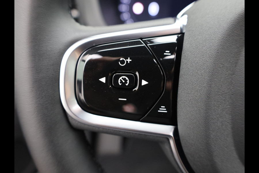 Volvo XC60 2.0 T6 Plug-in hybrid AWD Plus Dark | Trekhaak | Panodak | Dode Hoek | 360 Camera | Harman Kardon | Head Up | Elek. Klep | Prijs Rijklaar !!