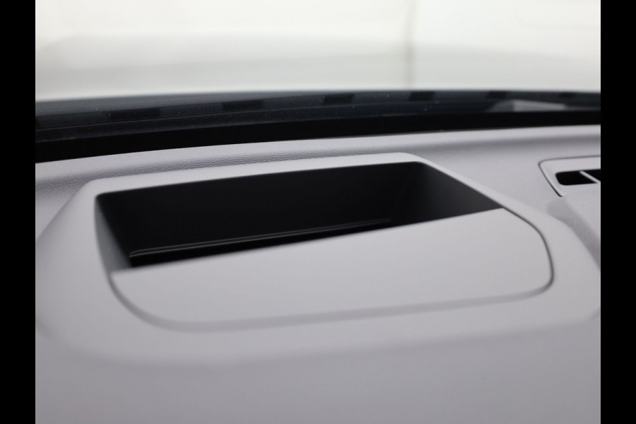 Volvo XC60 2.0 T6 Plug-in hybrid AWD Plus Dark | Trekhaak | Panodak | Dode Hoek | 360 Camera | Harman Kardon | Head Up | Elek. Klep | Prijs Rijklaar !!