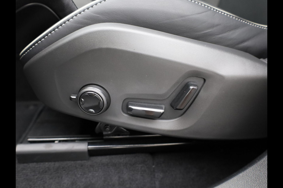 Volvo XC60 2.0 T6 Plug-in hybrid AWD Plus Dark | Trekhaak | Panodak | Dode Hoek | 360 Camera | Harman Kardon | Head Up | Elek. Klep | Prijs Rijklaar !!