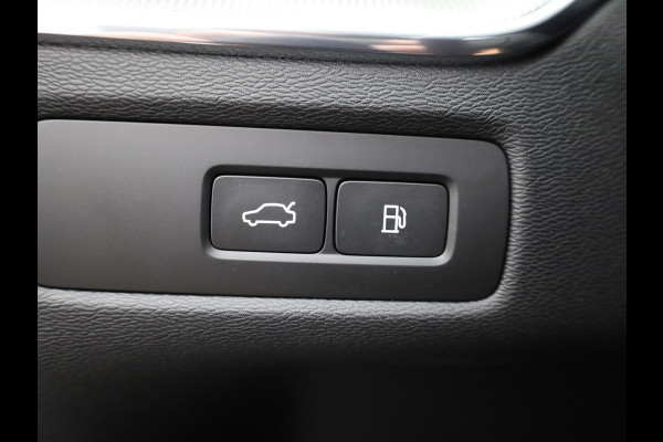 Volvo XC60 2.0 T6 Plug-in hybrid AWD Plus Dark | Trekhaak | Panodak | Dode Hoek | 360 Camera | Harman Kardon | Head Up | Elek. Klep | Prijs Rijklaar !!