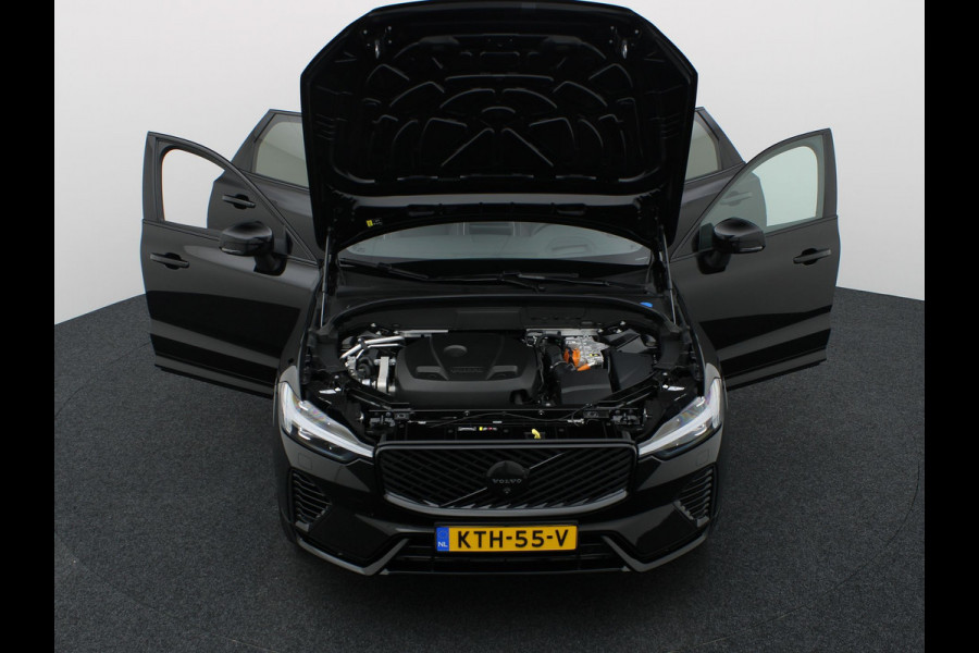 Volvo XC60 2.0 T6 Plug-in hybrid AWD Plus Dark | Trekhaak | Panodak | Dode Hoek | 360 Camera | Harman Kardon | Head Up | Elek. Klep | Prijs Rijklaar !!