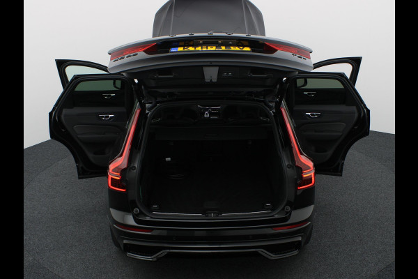 Volvo XC60 2.0 T6 Plug-in hybrid AWD Plus Dark | Trekhaak | Panodak | Dode Hoek | 360 Camera | Harman Kardon | Head Up | Elek. Klep | Prijs Rijklaar !!