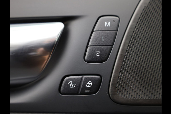 Volvo XC60 2.0 T6 Plug-in hybrid AWD Plus Dark | Panodak | Trekhaak | Elk. A-klep | Apple Carplay / Adroid | Memory Seats | Harman Kardon | Prijs Rijklaar !!