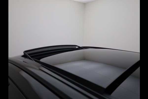Volvo XC60 2.0 T6 Plug-in hybrid AWD Plus Dark | Panodak | Trekhaak | Elk. A-klep | Apple Carplay / Adroid | Memory Seats | Harman Kardon | Prijs Rijklaar !!