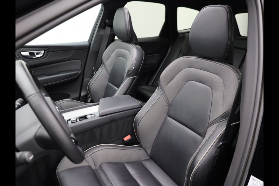 Volvo XC60 2.0 T6 Plug-in hybrid AWD Plus Dark | Panodak | Trekhaak | Elk. A-klep | Apple Carplay / Adroid | Memory Seats | Harman Kardon | Prijs Rijklaar !!