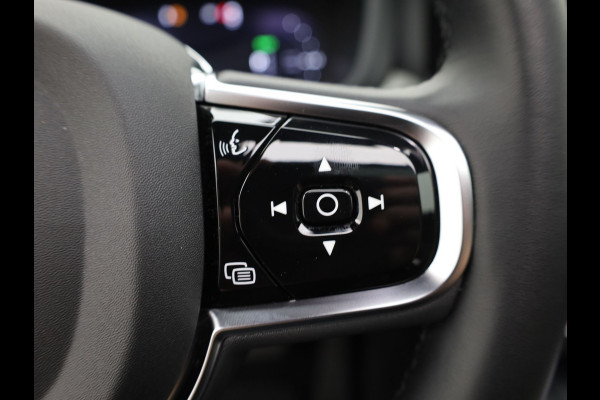 Volvo XC60 2.0 T6 Plug-in hybrid AWD Plus Dark | Panodak | Trekhaak | Elk. A-klep | Apple Carplay / Adroid | Memory Seats | Harman Kardon | Prijs Rijklaar !!