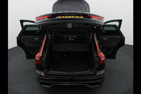 Volvo XC60 2.0 T6 Plug-in hybrid AWD Plus Dark | Panodak | Trekhaak | Elk. A-klep | Apple Carplay / Adroid | Memory Seats | Harman Kardon | Prijs Rijklaar !!