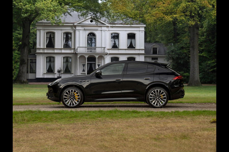 Maserati Grecale Modena 330pk | Luchtvering | Pano-dak | Carbon interieur | Sonus Faber