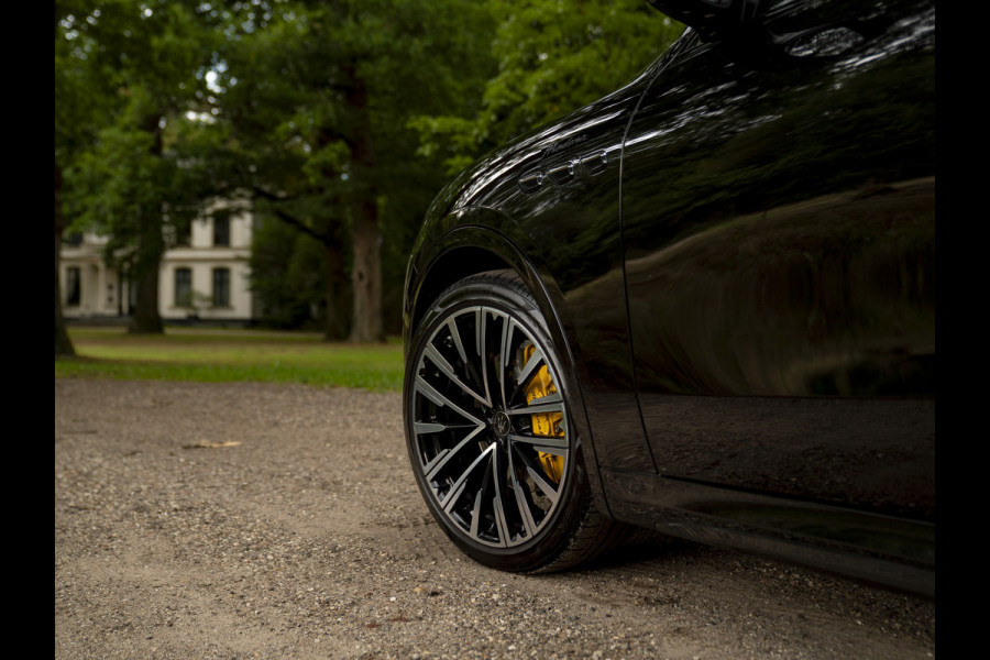 Maserati Grecale Modena 330pk | Luchtvering | Pano-dak | Carbon interieur | Sonus Faber