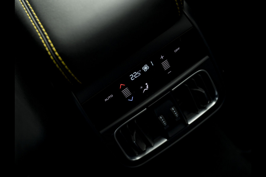 Maserati Grecale Modena 330pk | Luchtvering | Pano-dak | Carbon interieur | Sonus Faber
