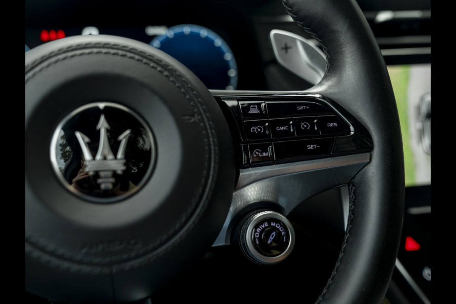 Maserati Grecale Modena 330pk | Luchtvering | Pano-dak | Carbon interieur | Sonus Faber